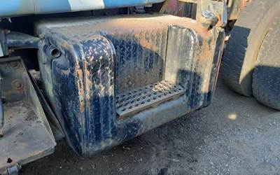 Mack RD685S Left Fuel Tank