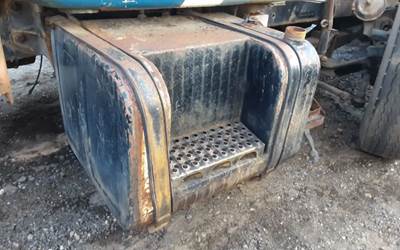 Mack RD685S Right Fuel Tank