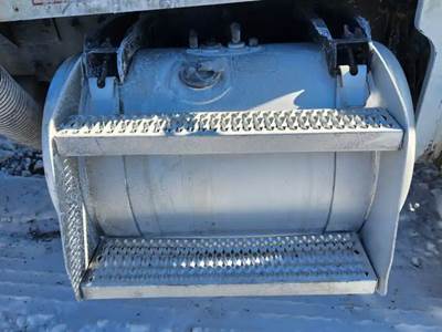 Peterbilt 357 Right Fuel Tank