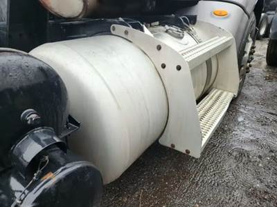 Peterbilt 384 Right Fuel Tank