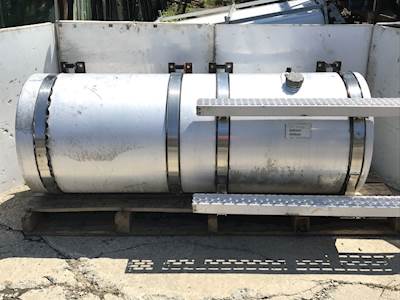 Peterbilt 388 Right Fuel Tank