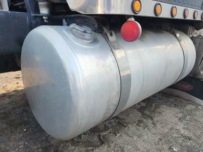 Peterbilt 388 Right Fuel Tank