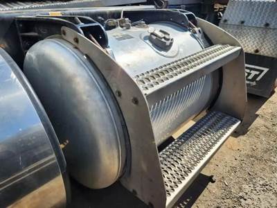 Peterbilt 389 Left Fuel Tank