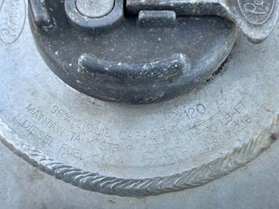 Peterbilt 389 Right Fuel Tank