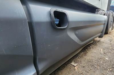 Peterbilt 579 Left Fuel Tank