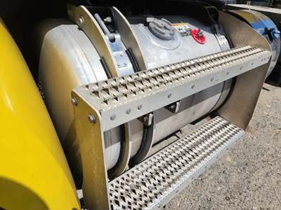 Peterbilt 579 Left Fuel Tank