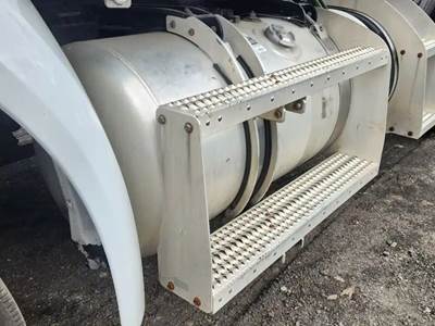 Peterbilt 579 Left Fuel Tank