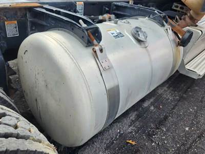 Peterbilt 579 Right Fuel Tank