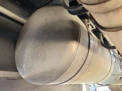 Peterbilt 579 Right Fuel Tank