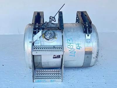Peterbilt 579 Right Fuel Tank