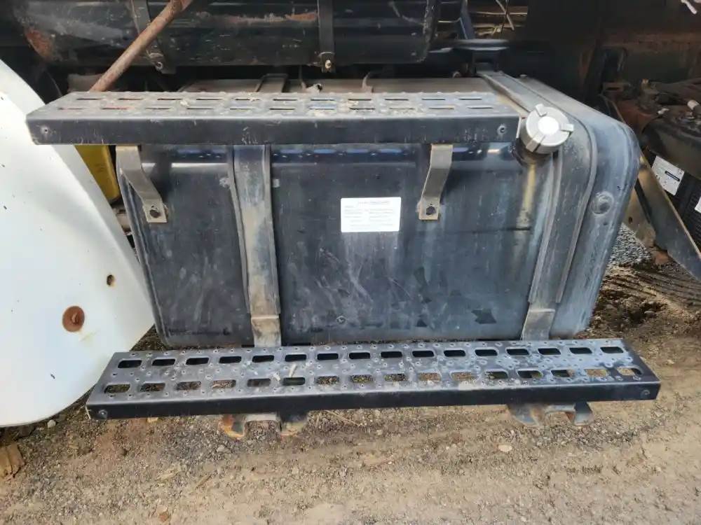 2001 Sterling L7500 Left Fuel Tank For Sale Elkton, MD P63081