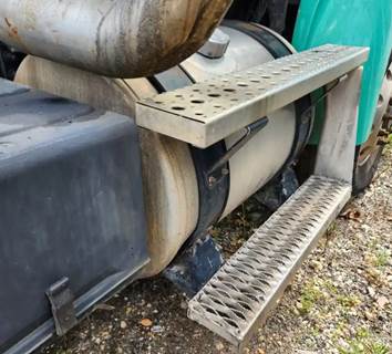 Sterling L9500 Right Fuel Tank