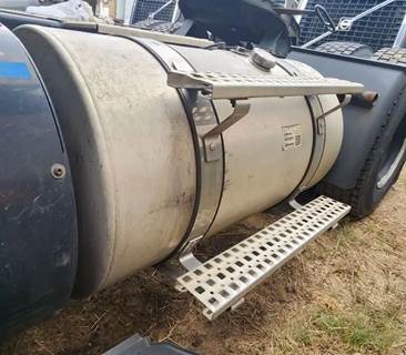 Volvo VNL Left Fuel Tank