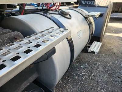 Volvo VNL Left Fuel Tank