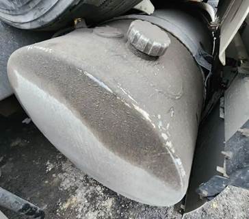 Volvo VNL Right Fuel Tank