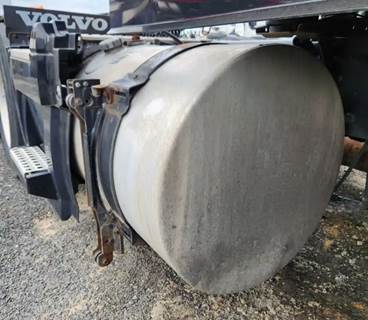 Volvo VNL Right Fuel Tank