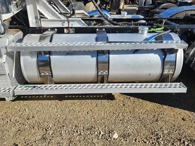 Western Star 4900FA Left Fuel Tank for a 2020 Western Star 4900 FA
