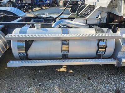 Western Star 4900FA Right Fuel Tank for a 2020 Western Star 4900 FA
