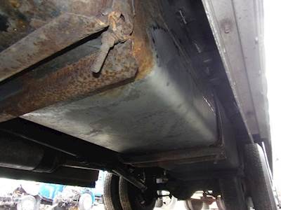 Freightliner MB55 Left Fuel Tank for a 2004 Freightliner MB55 CHASSIS