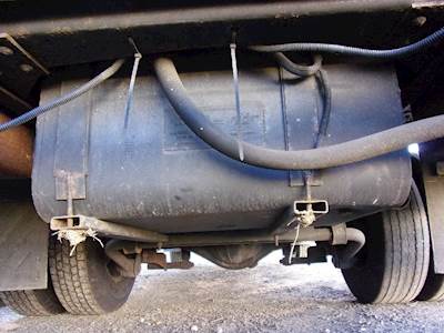 Mitsubishi FE-84D Fuel Tank for a 2007 Mitsubishi Fuso FE84D