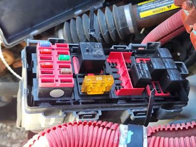 Freightliner M2 106 Fuse Box