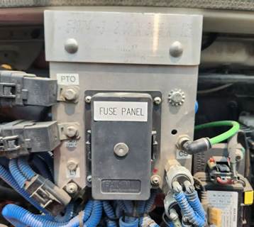 Freightliner M2 106 Fuse Box