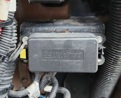 International HX520 Fuse Box