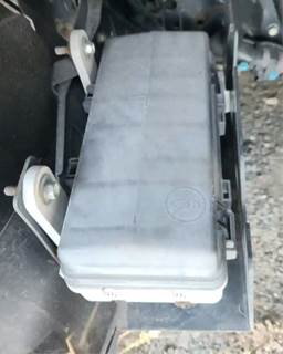 Isuzu NPR Fuse Box