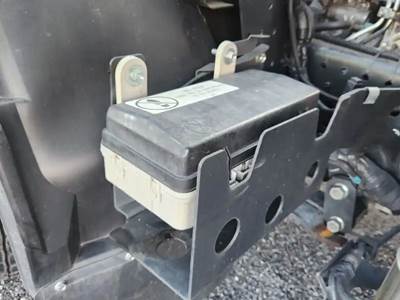 Isuzu NRR Fuse Box
