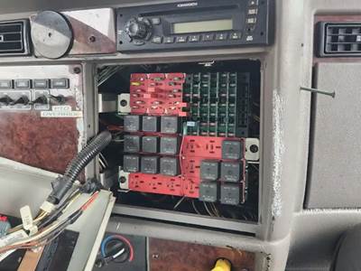 Kenworth T300 Fuse Box