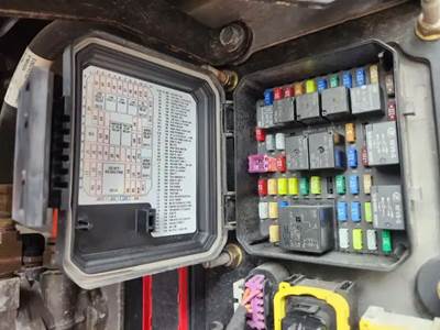 Kenworth T680 Fuse Box