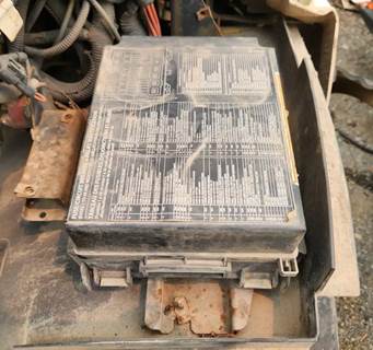 Sterling L9500 Fuse Box