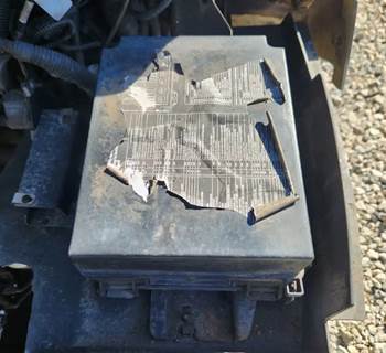 Sterling L9500 Fuse Box