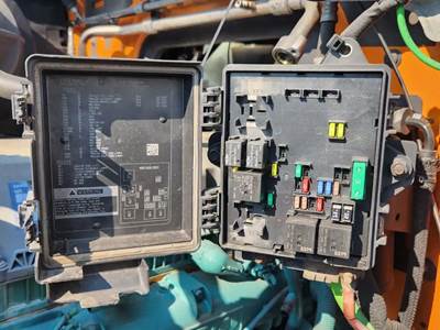 Volvo VNR64T Fuse Box