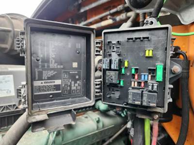 Volvo VNR64T Fuse Box
