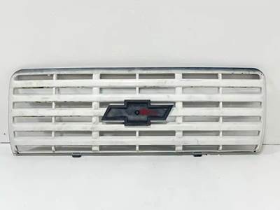 Chevrolet C5500 Grille