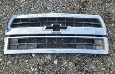 2024 Chevrolet Silverado 5500HD Chrome Grille, Part # 4078716C95