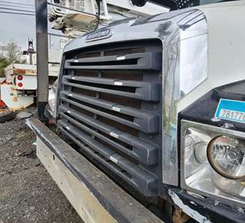 Freightliner 114SD Grille