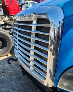 Used 2017 Freightliner Cascadia 125 Chrome Plastic Grille 60" x 35.5"