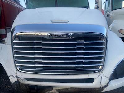 Freightliner Columbia 120 Grille