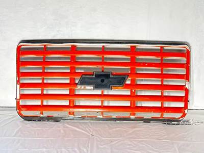 GMC C6500 Grille