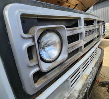 GMC C7000 Grille