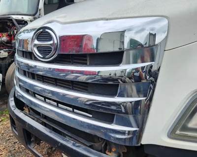 Hino 338 Grille