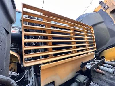 International 4900 Grille