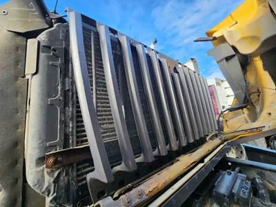 International 7400 Grille