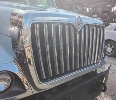 International 7400 Grille