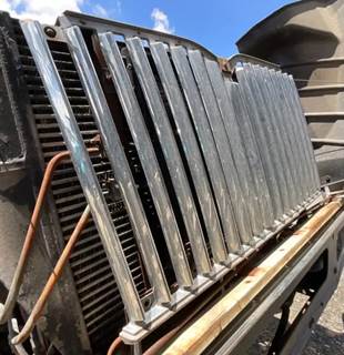 International 7500 Grille