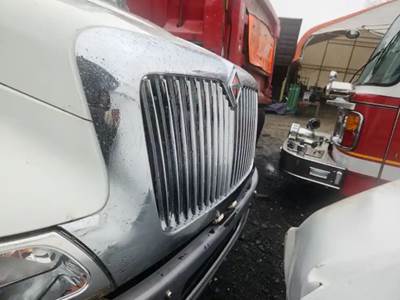 International DuraStar 4300 Grille