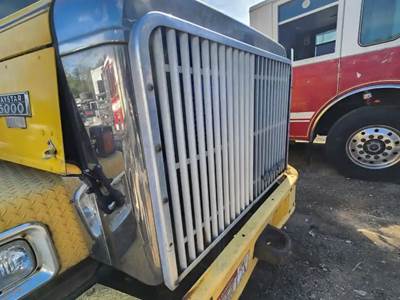 International F5070 Grille for a 1993 International F-5070