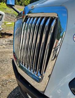 International LT625 Grille